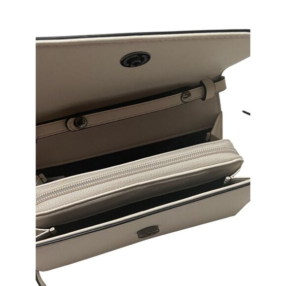 Vera Wang Tie-Dye Crossbody Wallet Purse Magnetic Closure Adjustable Strap NWT - Picture 5 of 8